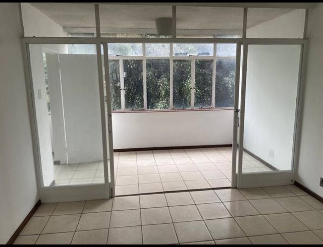 3 BEDROOM APARTMENT FOR SALE IN SUNNYSIDE